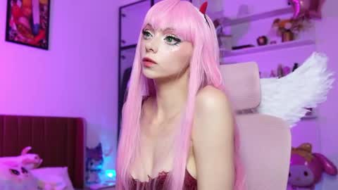 Snapshot of holliwould_ chatting on 17, 5, 2026 Holli online show from 17, 5, 2026