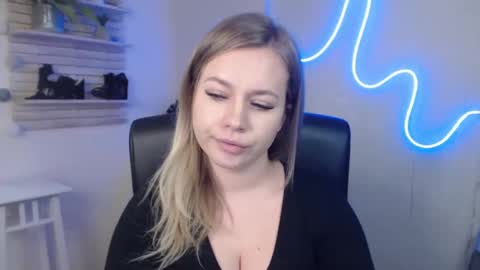 Holly online show from 3, 1, 2025