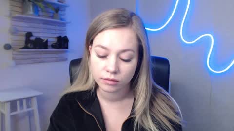 Holly online show from 8, 1, 2025