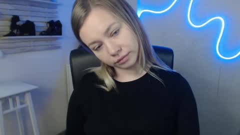 Holly online show from 10, 2, 2025