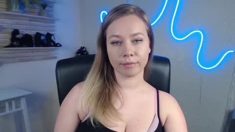 Holly online show from 24, 2, 2025