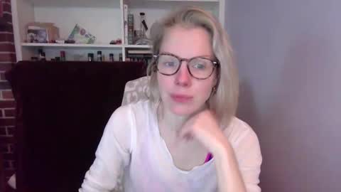 holly_bourbon online show from 11, 3, 2026
