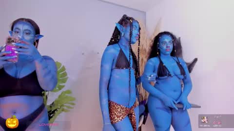 Snapshot of holly_jorda chatting on 31, 10, 2025 online show from 31, 10, 2025