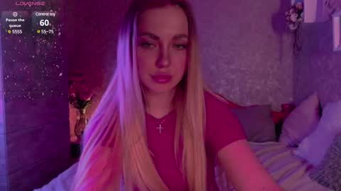 holly_molly8 online show from 25, 2, 2025