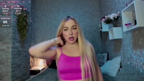 holly_molly8 online show from 21, 10, 2025