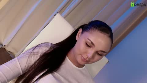 Snapshot of hollyextra chatting on 8, 2, 2025 hollyextra online show from 8, 2, 2025