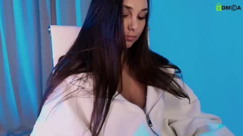 Snapshot of hollyextra chatting on 13, 2, 2025 hollyextra online show from 13, 2, 2025