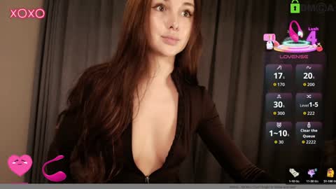 Snapshot of hollyextra chatting on 6, 11, 2025 hollyextra online show from 6, 11, 2025