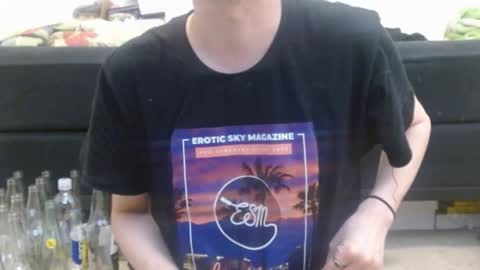 Holly Hawkes online show from 11, 2, 2025