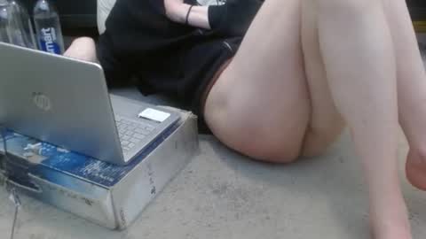 Holly Hawkes online show from 27, 2, 2025