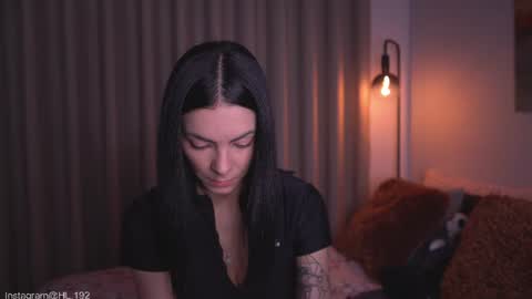 Snapshot of hollylinder_ chatting on 25, 6, 2026 Holly Linder online show from 25, 6, 2026