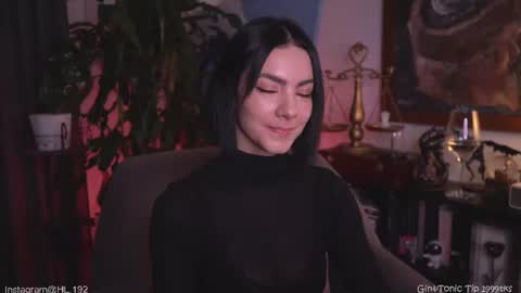 Snapshot of hollylinder_ chatting on 27, 6, 2026 Holly Linder online show from 27, 6, 2026