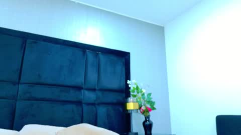 Snapshot of hollyolson chatting on 10, 6, 2026 Holly online show from 10, 6, 2026