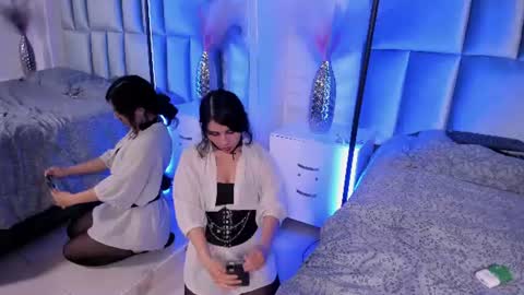Snapshot of hollypeach_ chatting on 15, 7, 2026 hollypeach_ online show from 15, 7, 2026