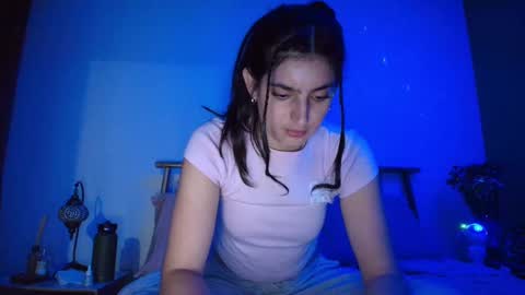 hollyshit_ online show from 19, 9, 2025