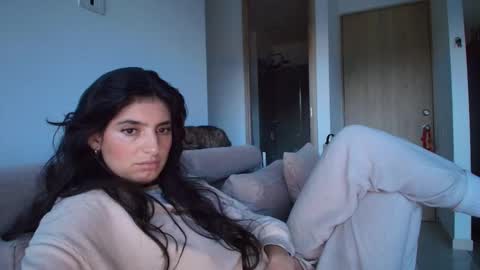 hollyshit_ online show from 18, 10, 2025