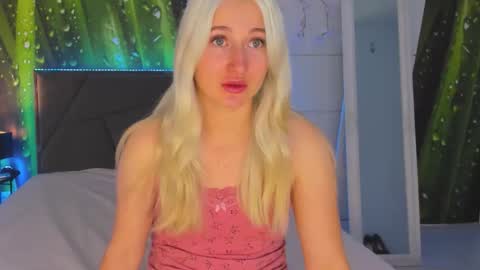 HollyTaillor online show from 1, 11, 2025