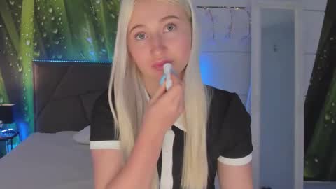 HollyTaillor online show from 6, 3, 2026