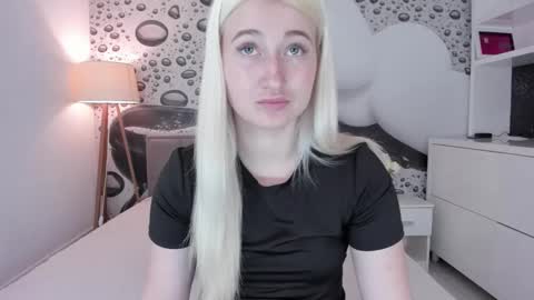 Snapshot of hollytaillor chatting on 26, 4, 2026 HollyTaillor online show from 26, 4, 2026