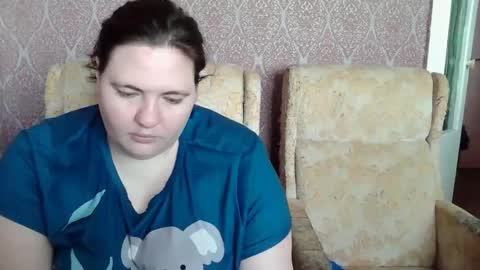 HollyXEva online show from 15, 4, 2026