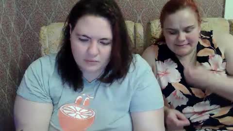 HollyXEva online show from 17, 4, 2026