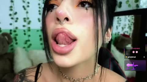 Snapshot of hollyxx_ chatting on 18, 1, 2025 holly online show from 18, 1, 2025