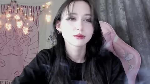 Snapshot of holy420loly chatting on 21, 10, 2025 Ho Lee Sheet online show from 21, 10, 2025