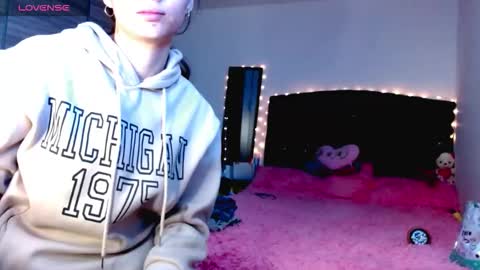 Juli online show from 15, 12, 2025