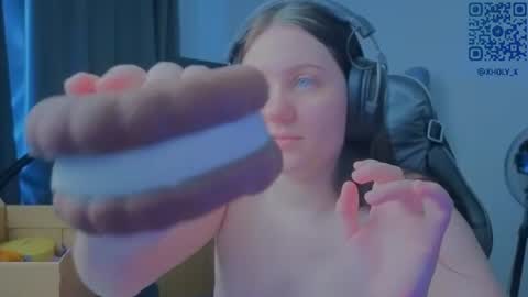 Snapshot of holy_kveta chatting on 5, 7, 2026 Kviki online show from 5, 7, 2026