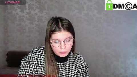 Welcome guys  Pleasure to see you all here  My name is MichaelaTip menu is active Private is open  online show from 26, 12, 2024