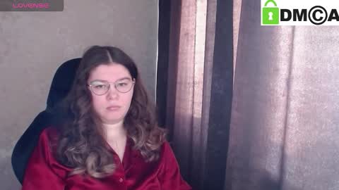 Welcome guys  Pleasure to see you all here  My name is MichaelaTip menu is active Private is open  online show from 11, 2, 2026