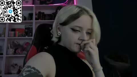 Snapshot of holy_mistresss chatting on 10, 5, 2026 holy_mistresss online show from 10, 5, 2026