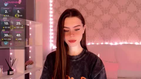 Snapshot of holymiax chatting on 16, 9, 2025 Mia online show from 16, 9, 2025