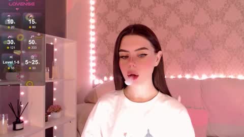 Snapshot of holymiax chatting on 14, 10, 2025 Mia online show from 14, 10, 2025