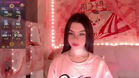 Snapshot of holymiax chatting on 5, 11, 2025 Mia online show from 5, 11, 2025