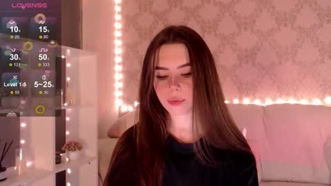 Snapshot of holymiax chatting on 6, 11, 2025 Mia online show from 6, 11, 2025