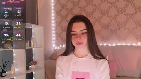 Snapshot of holymiax chatting on 19, 11, 2025 Mia online show from 19, 11, 2025