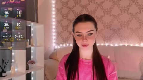 Snapshot of holymiax chatting on 26, 11, 2025 Mia online show from 26, 11, 2025