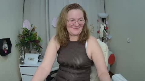 holymilfa online show from 16, 4, 2026