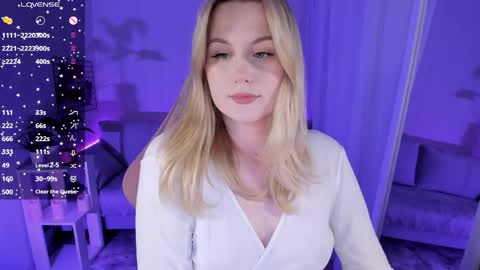 Snapshot of honey_blondee chatting on 5, 5, 2026 Tammy online show from 5, 5, 2026