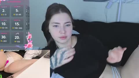 Snapshot of honey_cherrry chatting on 28, 4, 2026 Honey online show from 28, 4, 2026