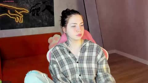 Snapshot of honey_cherrry chatting on 9, 5, 2026 Honey online show from 9, 5, 2026