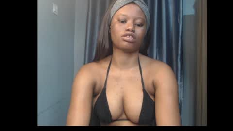 Snapshot of honey_juicydoll chatting on 18, 7, 2026 Sonia online show from 18, 7, 2026