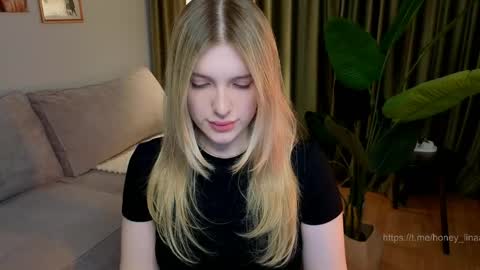 Snapshot of honey_kors chatting on 20, 4, 2026 Lina online show from 20, 4, 2026