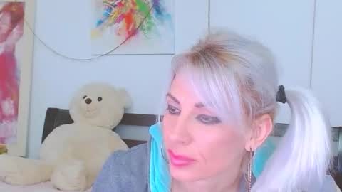 Snapshot of honey_lara chatting on 10, 3, 2026 honey_lara online show from 10, 3, 2026