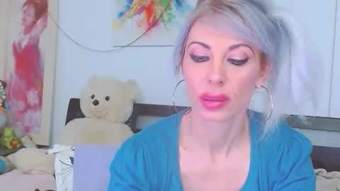 Snapshot of honey_lara chatting on 12, 3, 2026 honey_lara online show from 12, 3, 2026