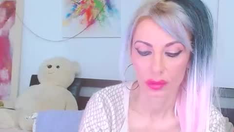 Snapshot of honey_lara chatting on 15, 3, 2026 honey_lara online show from 15, 3, 2026