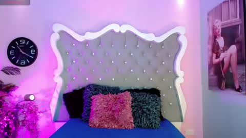 honey_moontsts online show from 10, 1, 2026