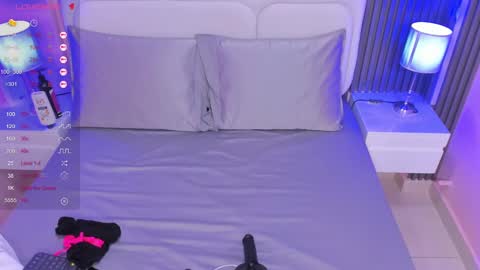 honey_sofii_ online show from 7, 3, 2025