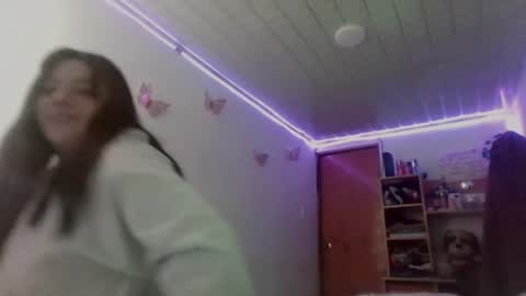 Snapshot of honeyalix511690 chatting on 4, 4, 2026 Samara online show from 4, 4, 2026